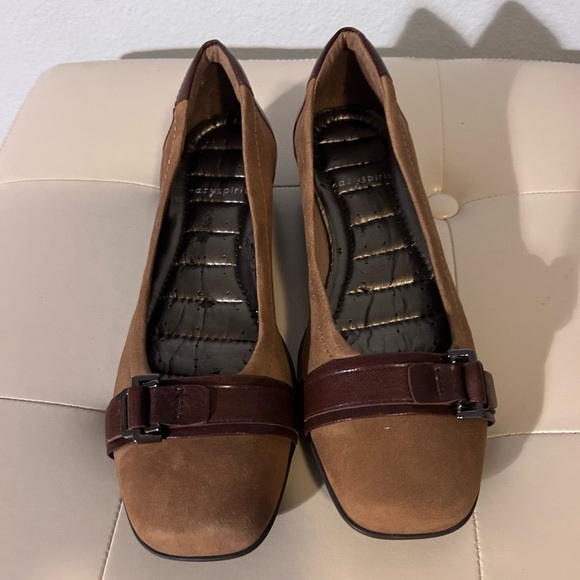 Easy Spirit Leather Flats, Size 5.5, New in Box. Fair Condition - Picture 2 of 5
